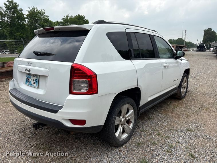 image for item EV2947 2012 Jeep Compass SUV