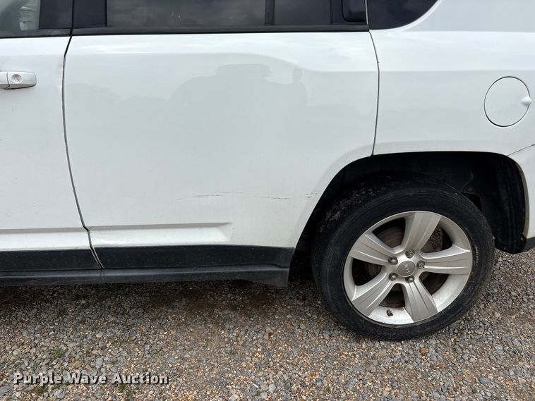 image for item EV2947 2012 Jeep Compass SUV
