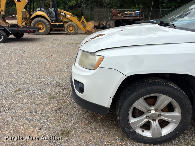 image for item EV2947 2012 Jeep Compass SUV