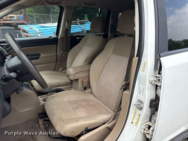 image for item EV2947 2012 Jeep Compass SUV