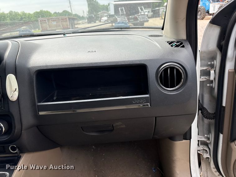 image for item EV2947 2012 Jeep Compass SUV