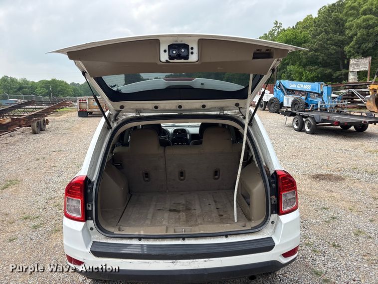 image for item EV2947 2012 Jeep Compass SUV