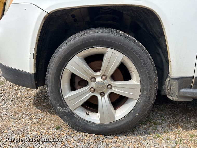 image for item EV2947 2012 Jeep Compass SUV
