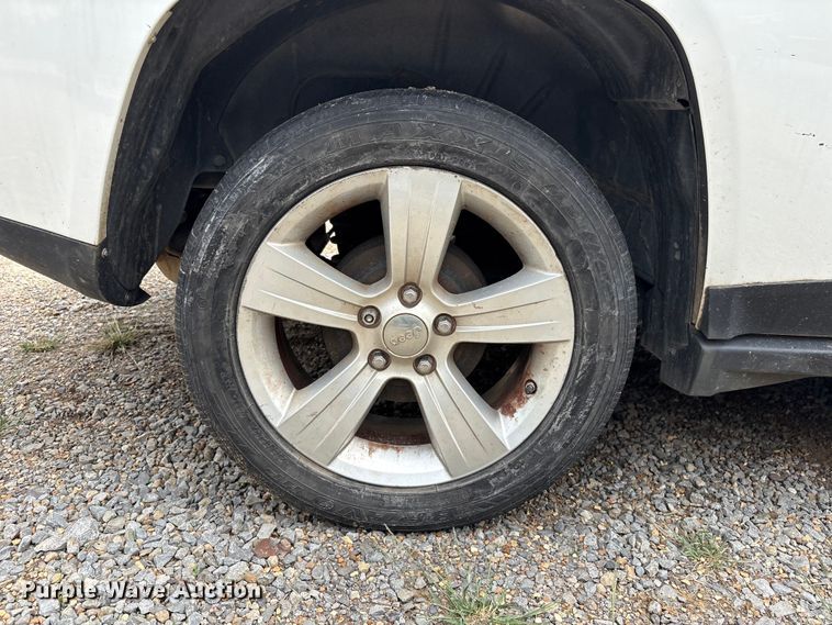 image for item EV2947 2012 Jeep Compass SUV