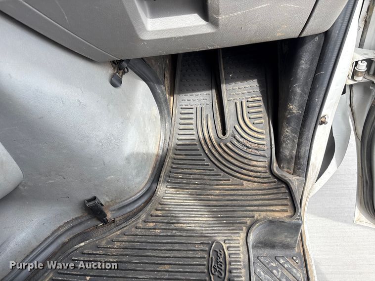 image for item EV2966 2012 Ford E350 van