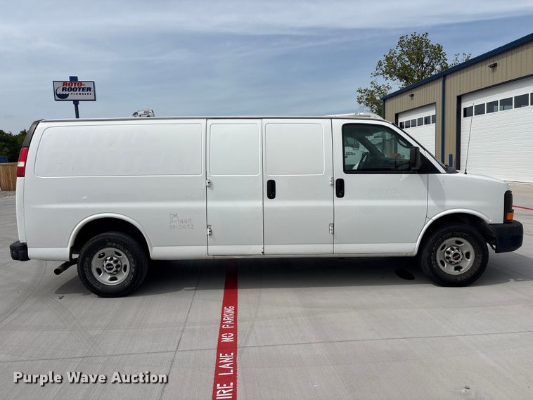 image for item EV2967 2014 GMC Savana van