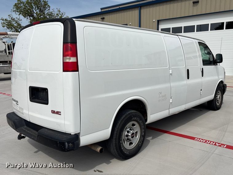 image for item EV2967 2014 GMC Savana van