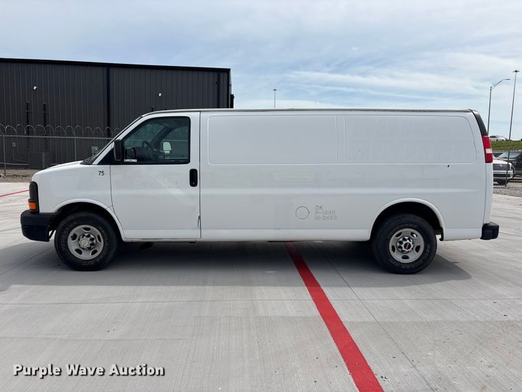 image for item EV2967 2014 GMC Savana van