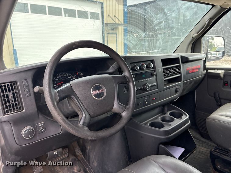 image for item EV2967 2014 GMC Savana van