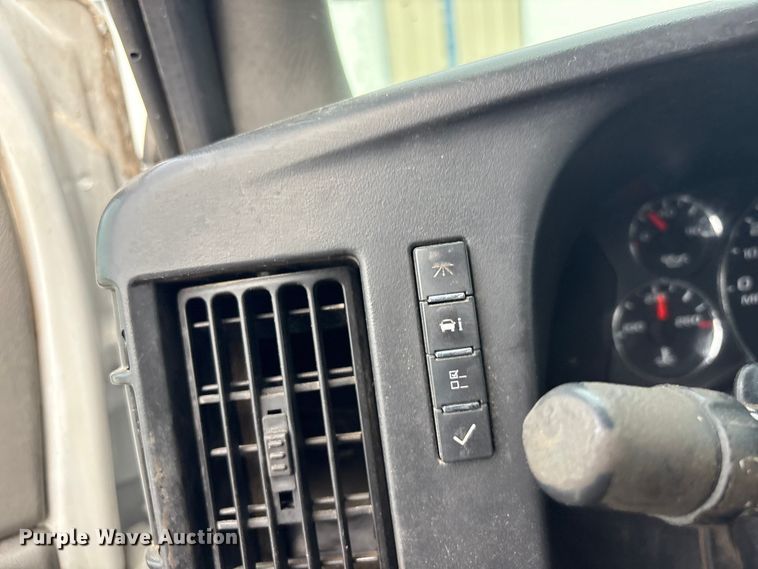 image for item EV2967 2014 GMC Savana van