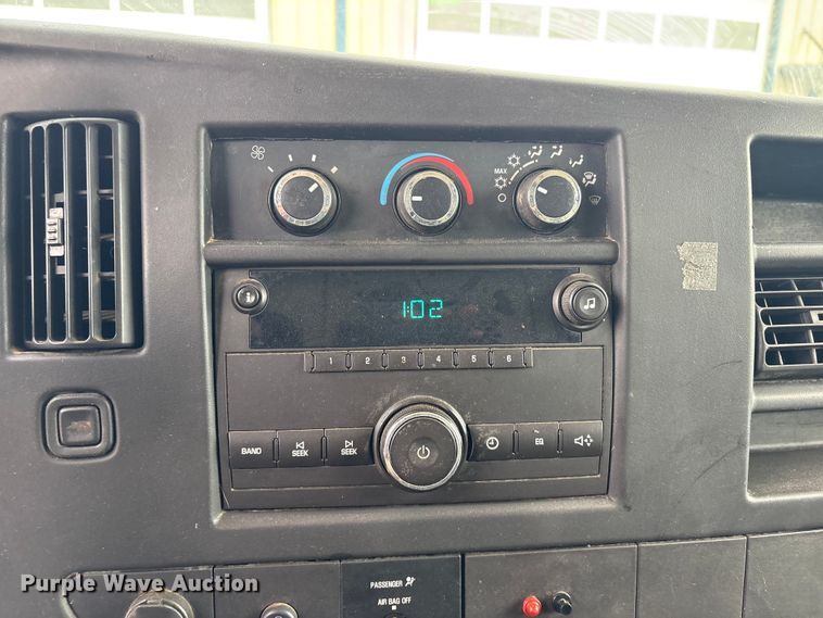 image for item EV2967 2014 GMC Savana van