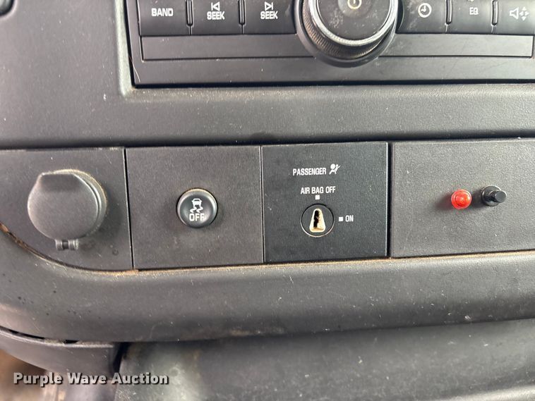 image for item EV2967 2014 GMC Savana van