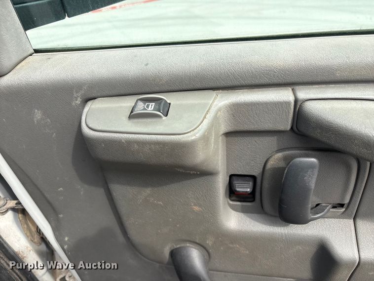 image for item EV2967 2014 GMC Savana van