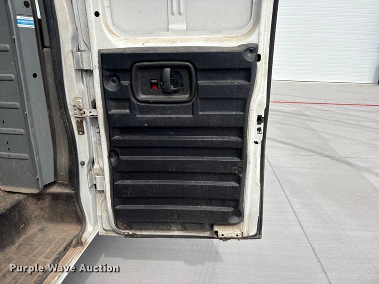 image for item EV2967 2014 GMC Savana van