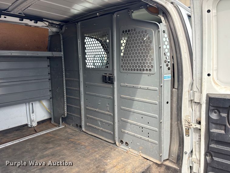 image for item EV2967 2014 GMC Savana van