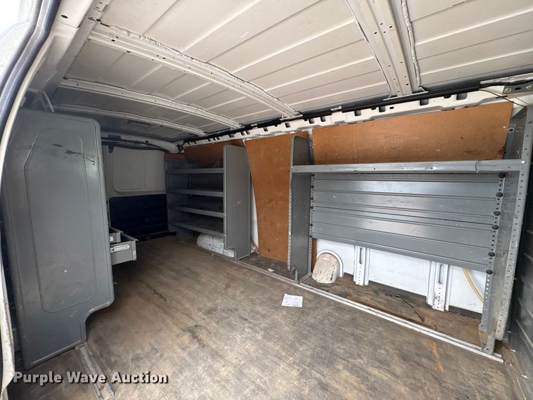 image for item EV2967 2014 GMC Savana van