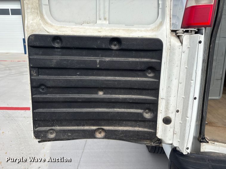image for item EV2967 2014 GMC Savana van