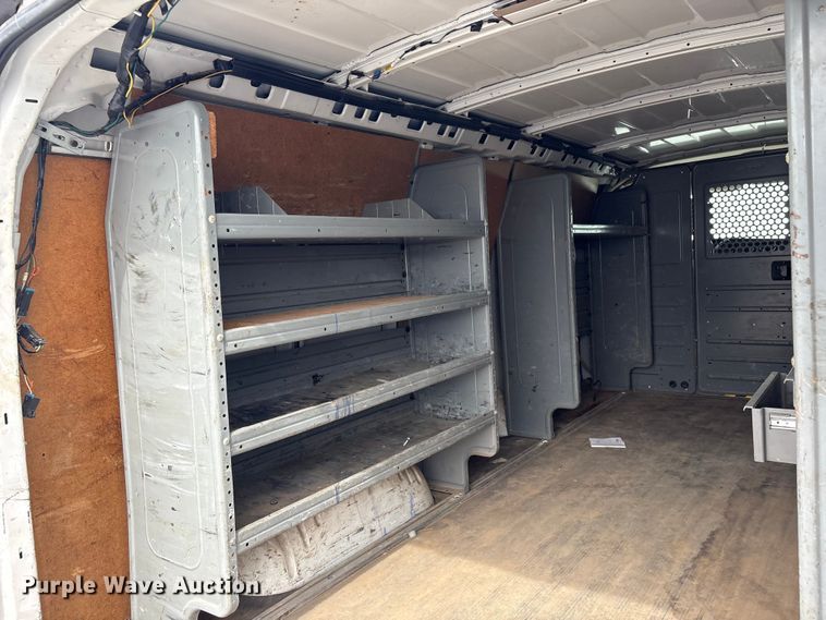 image for item EV2967 2014 GMC Savana van