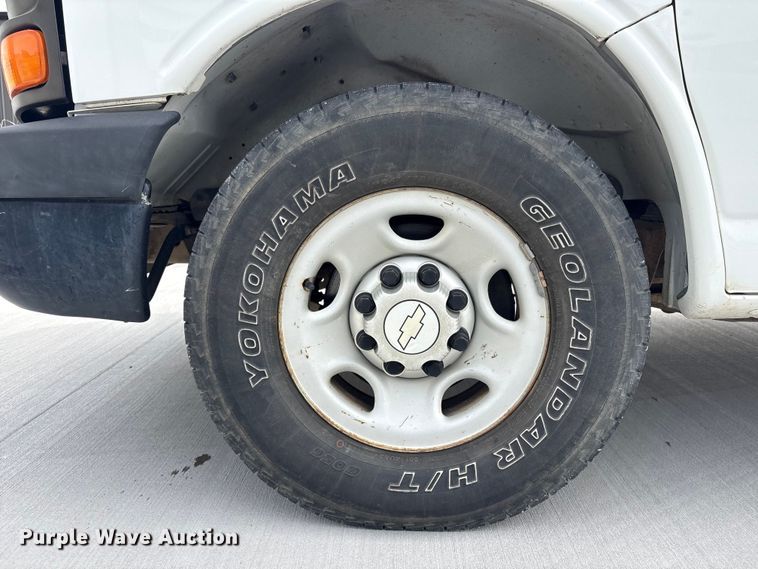 image for item EV2967 2014 GMC Savana van