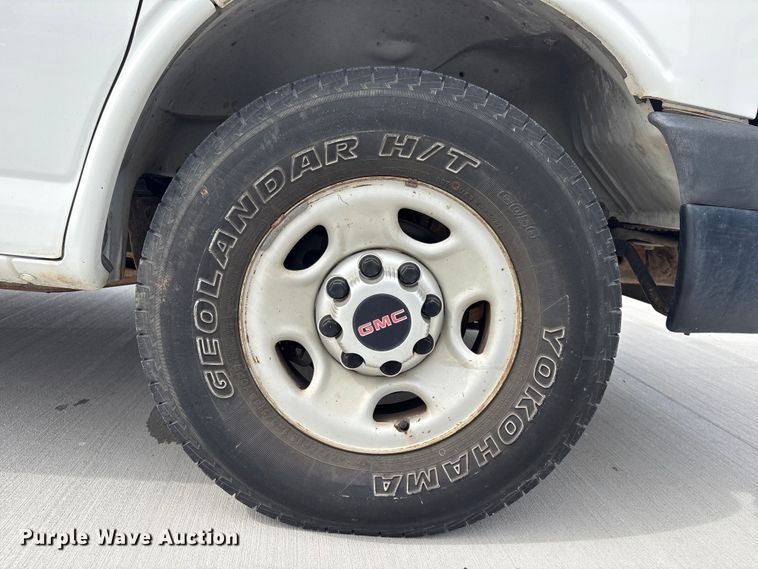 image for item EV2967 2014 GMC Savana van