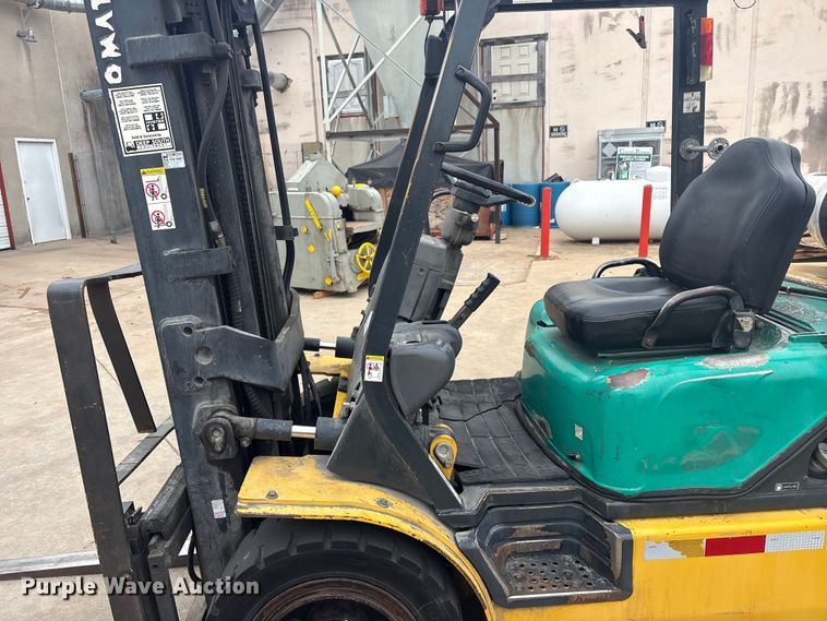 image for item EV2969 Komatsu FG30HT-14 forklift