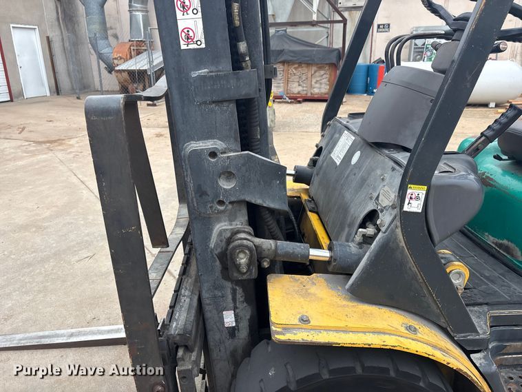 image for item EV2969 Komatsu FG30HT-14 forklift