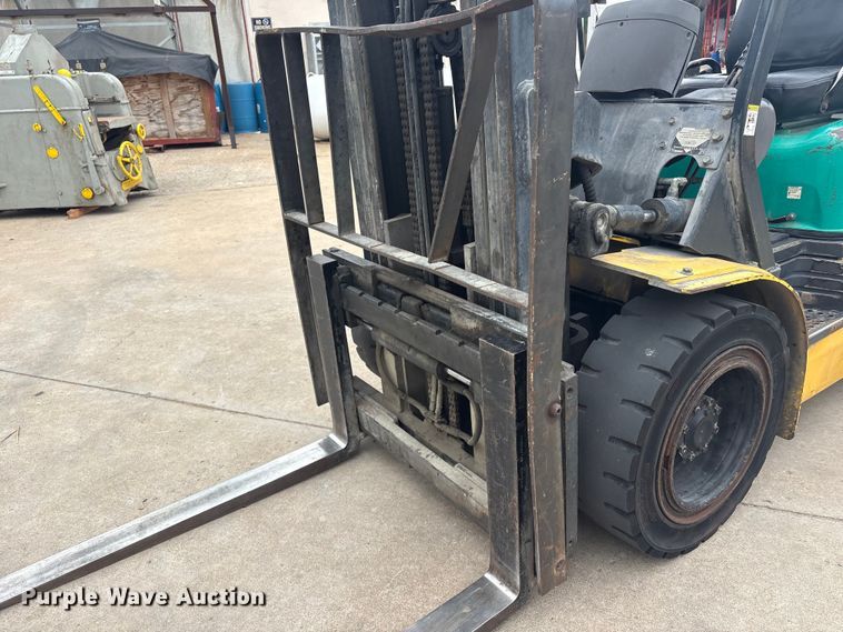 image for item EV2969 Komatsu FG30HT-14 forklift