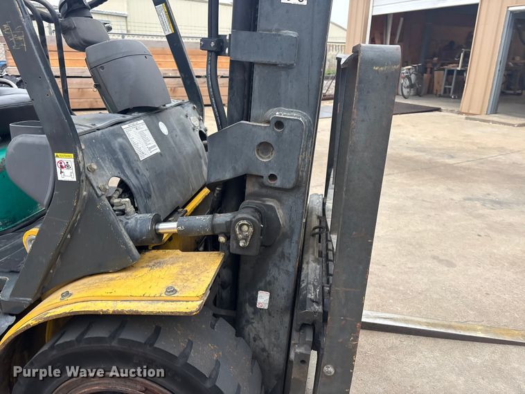 image for item EV2969 Komatsu FG30HT-14 forklift