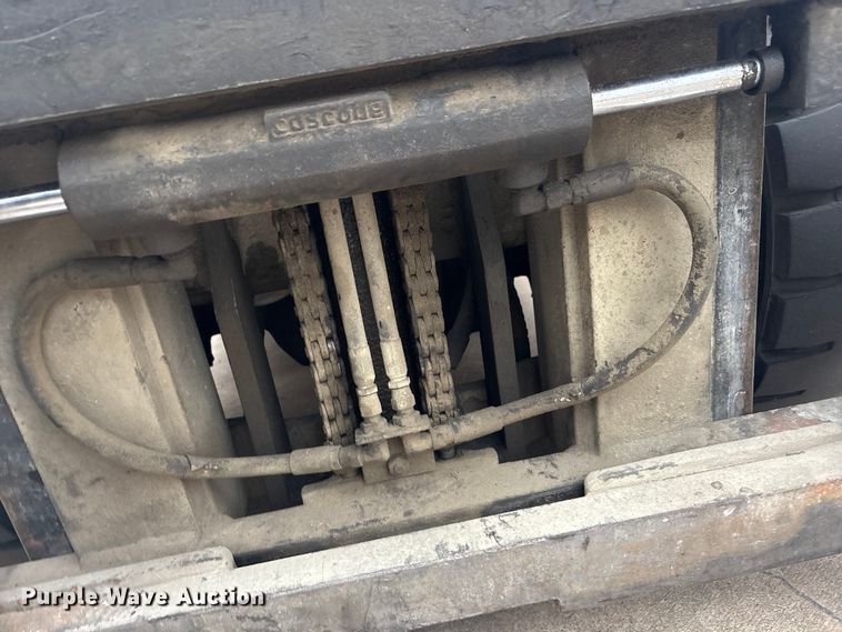 image for item EV2969 Komatsu FG30HT-14 forklift