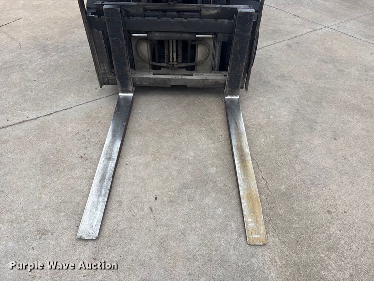image for item EV2969 Komatsu FG30HT-14 forklift
