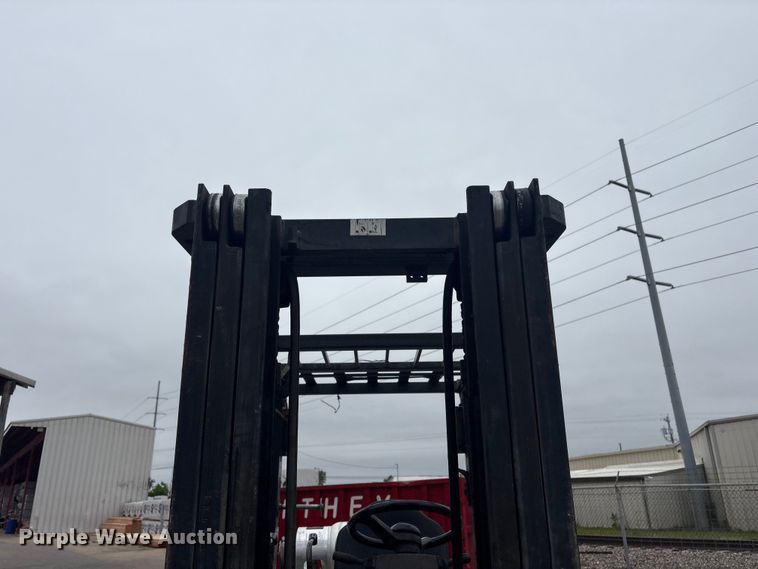 image for item EV2969 Komatsu FG30HT-14 forklift