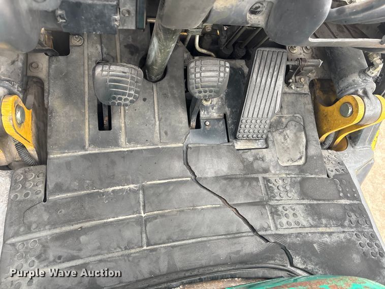 image for item EV2969 Komatsu FG30HT-14 forklift