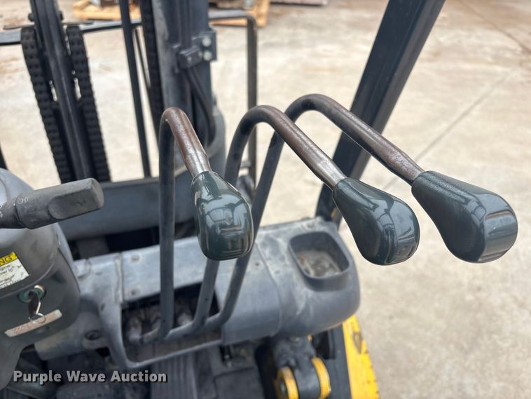 image for item EV2969 Komatsu FG30HT-14 forklift