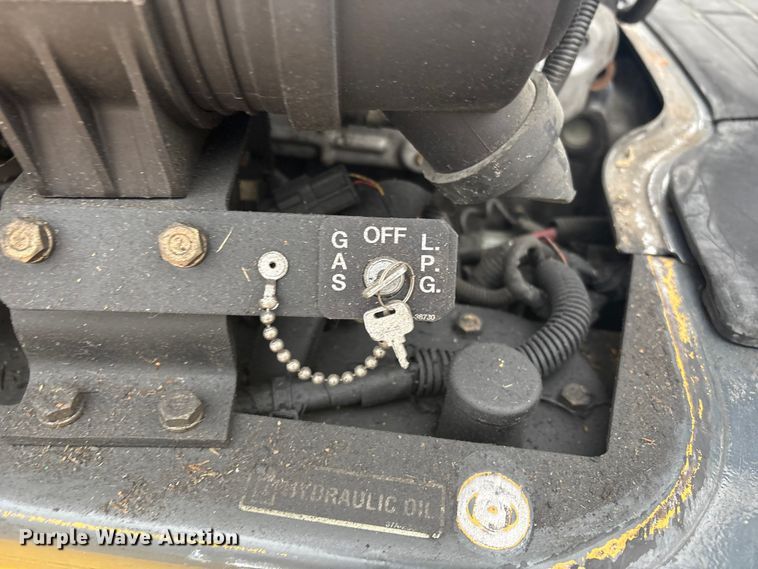 image for item EV2969 Komatsu FG30HT-14 forklift