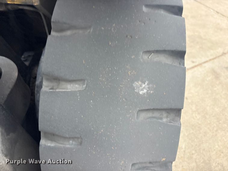 image for item EV2969 Komatsu FG30HT-14 forklift
