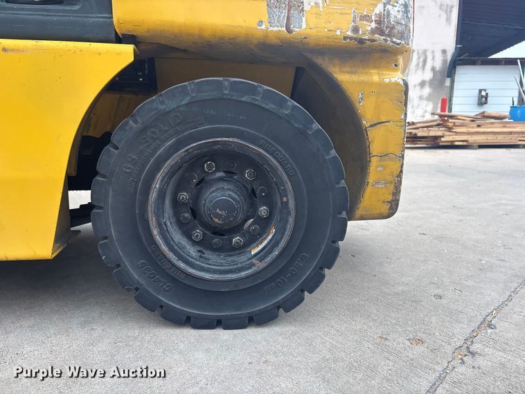 image for item EV2969 Komatsu FG30HT-14 forklift