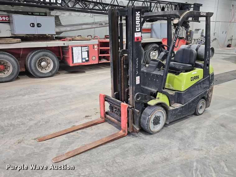 image for item EV5715 Clark C25C forklift