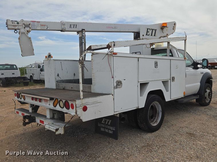 image for item EW0000 2006 Ford F450 Super Duty bucket truck