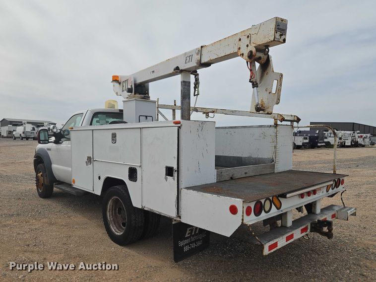 image for item EW0000 2006 Ford F450 Super Duty bucket truck
