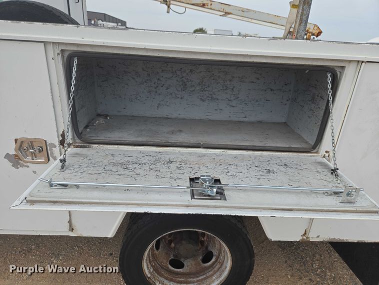 image for item EW0000 2006 Ford F450 Super Duty bucket truck