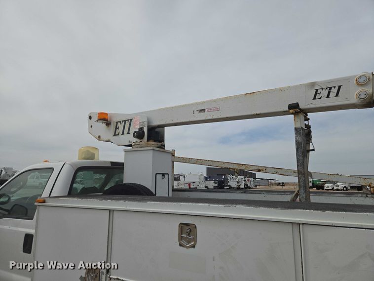 image for item EW0000 2006 Ford F450 Super Duty bucket truck