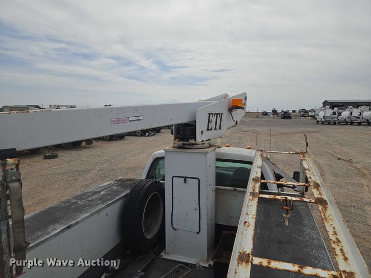 image for item EW0000 2006 Ford F450 Super Duty bucket truck