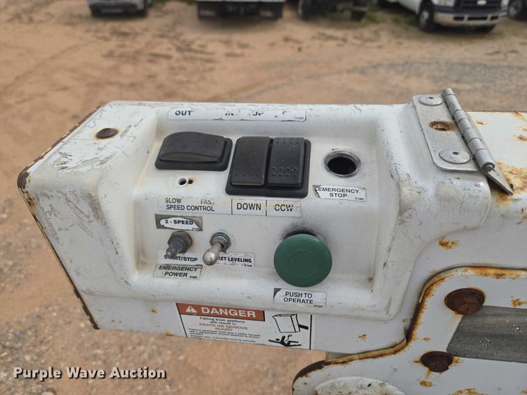 image for item EW0000 2006 Ford F450 Super Duty bucket truck
