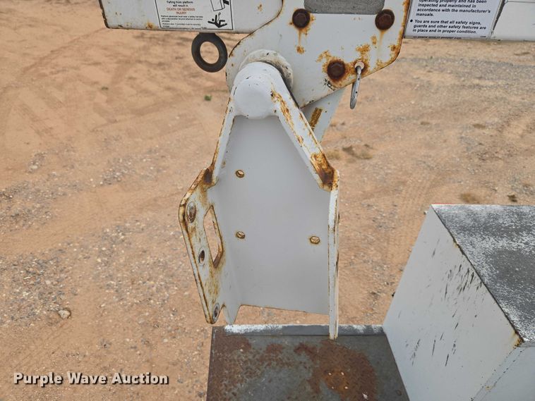 image for item EW0000 2006 Ford F450 Super Duty bucket truck