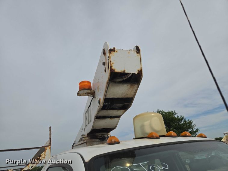 image for item EW0000 2006 Ford F450 Super Duty bucket truck