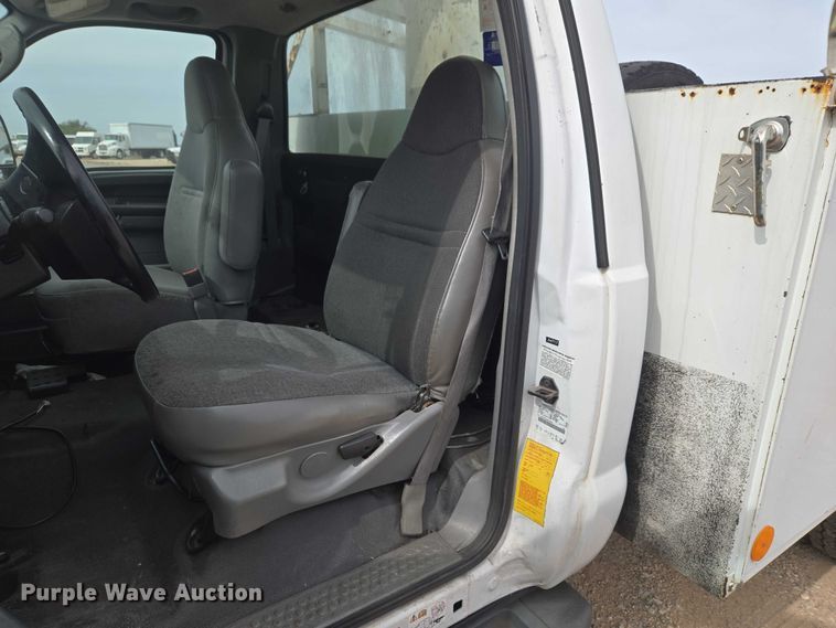 image for item EW0000 2006 Ford F450 Super Duty bucket truck