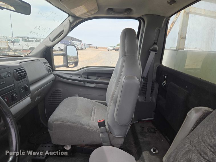 image for item EW0000 2006 Ford F450 Super Duty bucket truck