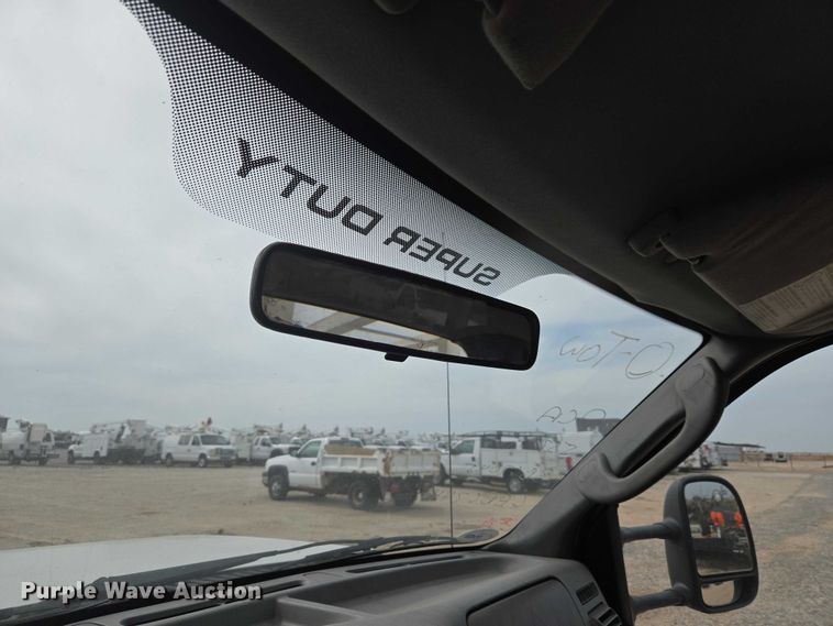 image for item EW0000 2006 Ford F450 Super Duty bucket truck