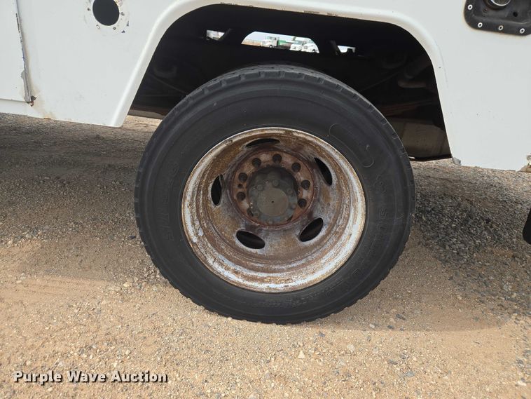 image for item EW0000 2006 Ford F450 Super Duty bucket truck