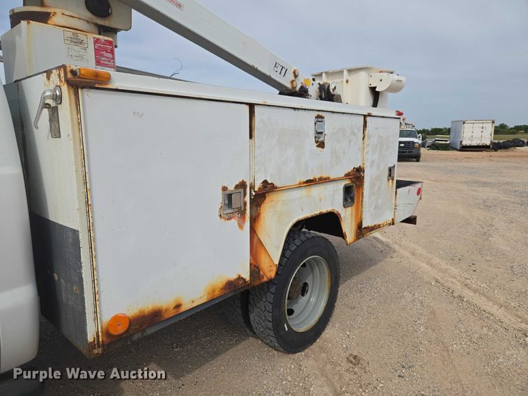 image for item EW0001 2009 Ford F450 Super Duty bucket truck